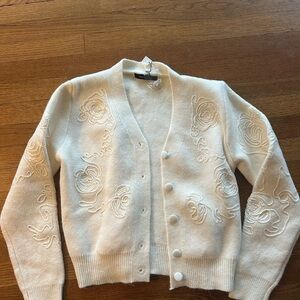 Elegant White Embroidered Women's Sweater